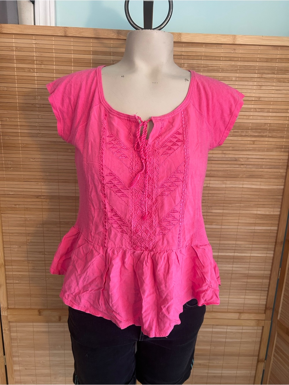 Aeropostale pink short sleeve peplum top blouse embroidered peasant shirt small